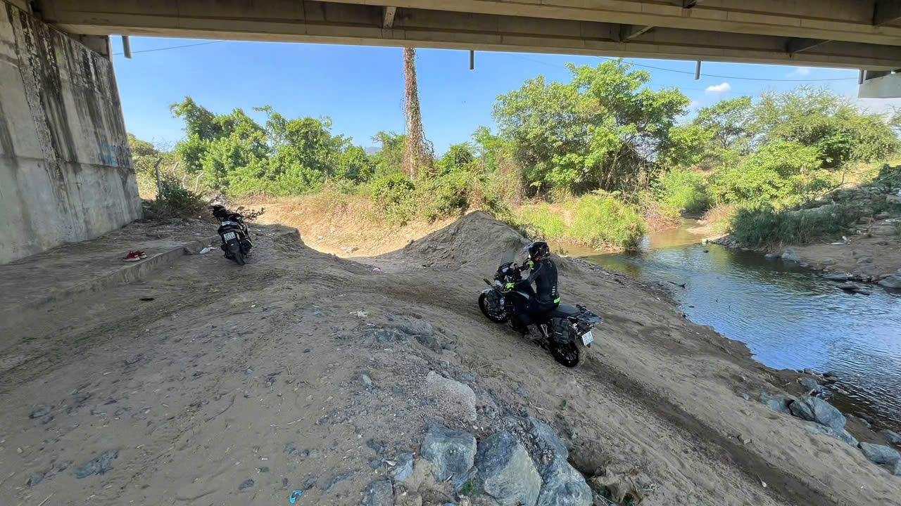 Guided Vietnam motorbike tour photo 14