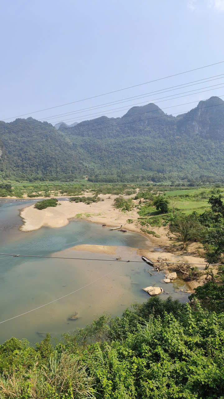 Guided Vietnam motorbike tour photo 2